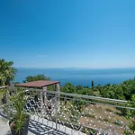 La Mer-2 By Interhome