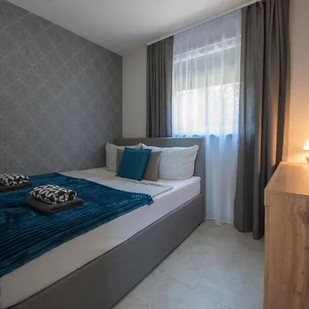 La Mer-2 By Interhome Laurana